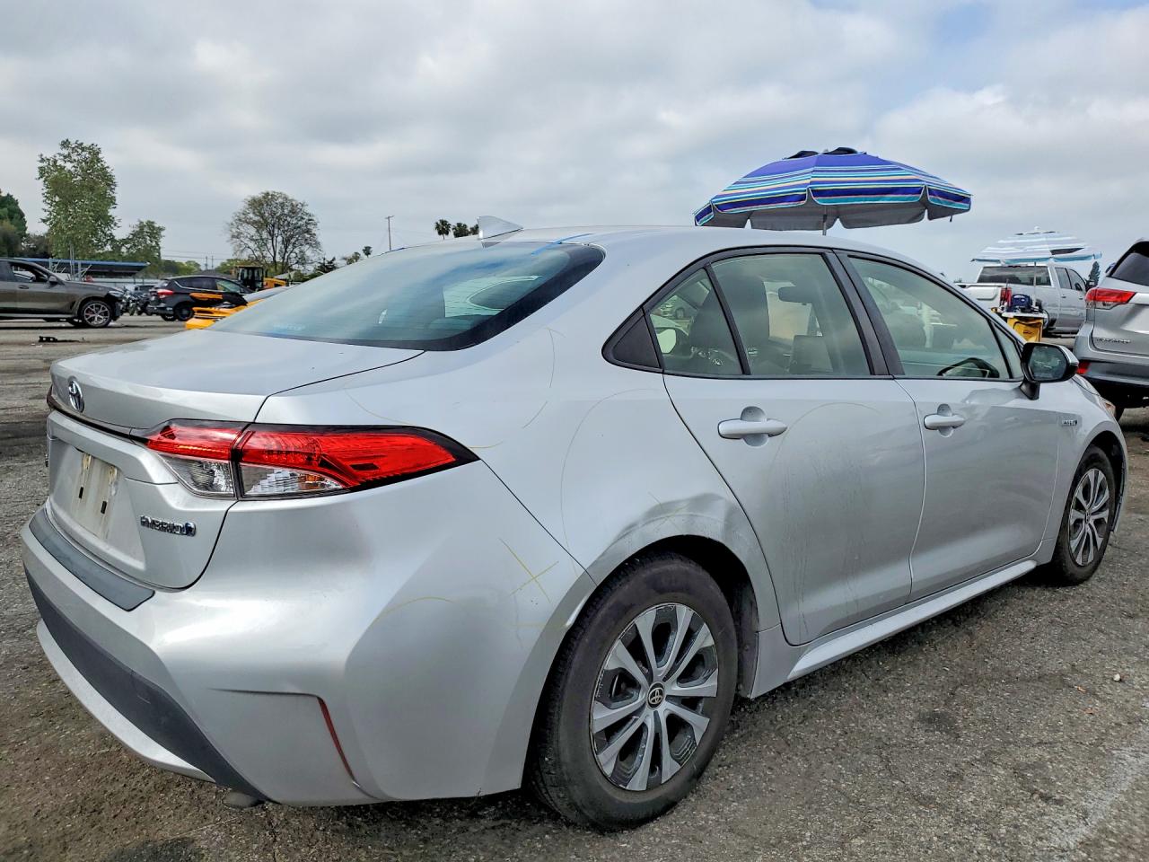 2021 TOYOTA COROLLA LE photo 5