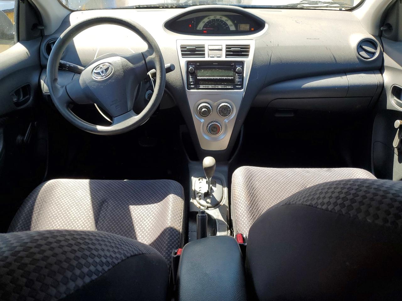 2008 TOYOTA YARIS BASE photo 8