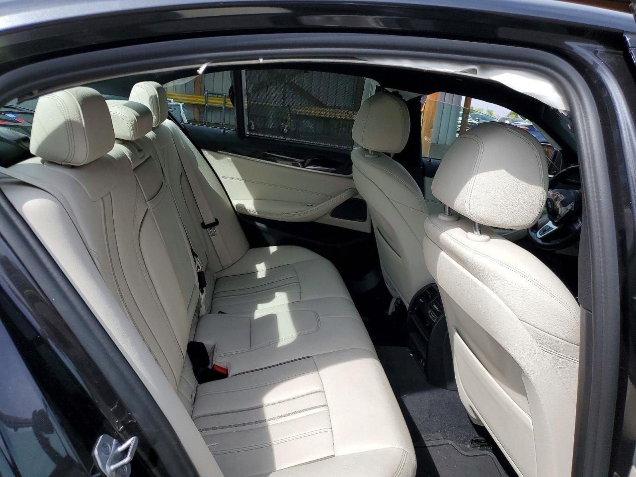 2022 BMW 530 XI photo 19