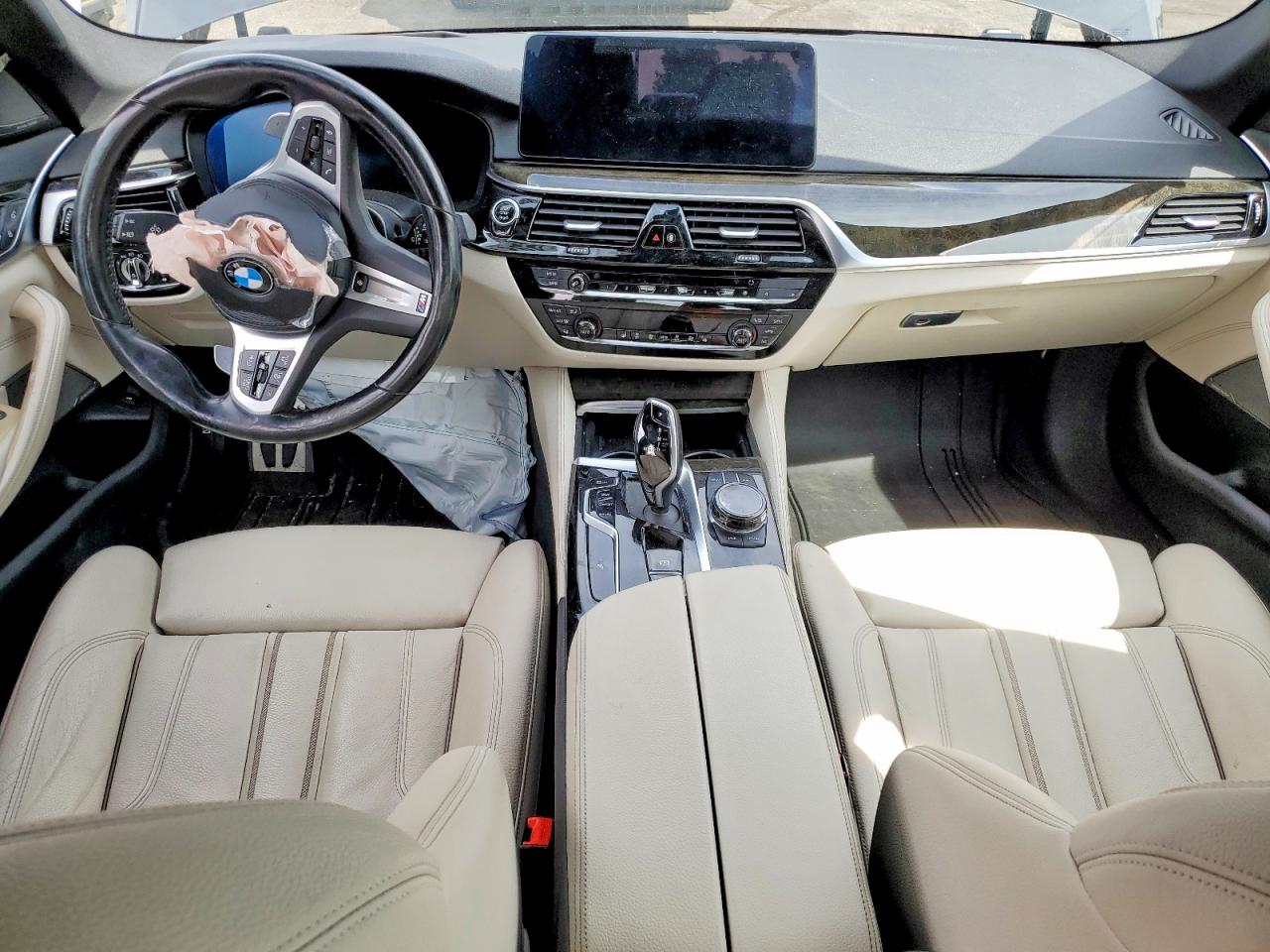 2022 BMW 530 XI photo 15