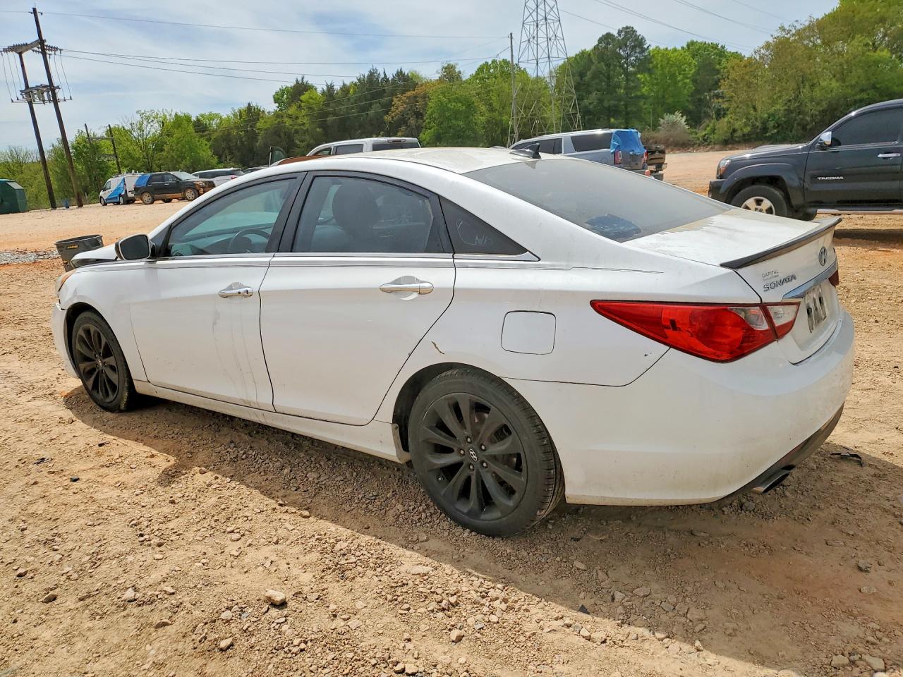 2013 HYUNDAI SONATA SE photo 4