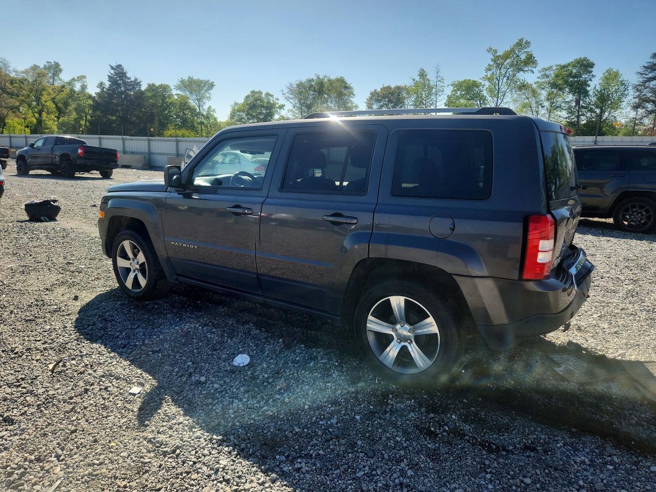 2017 JEEP PATRIOT LATITUDE photo 4