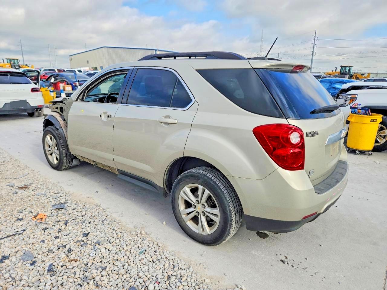 2015 CHEVROLET EQUINOX LT photo 3
