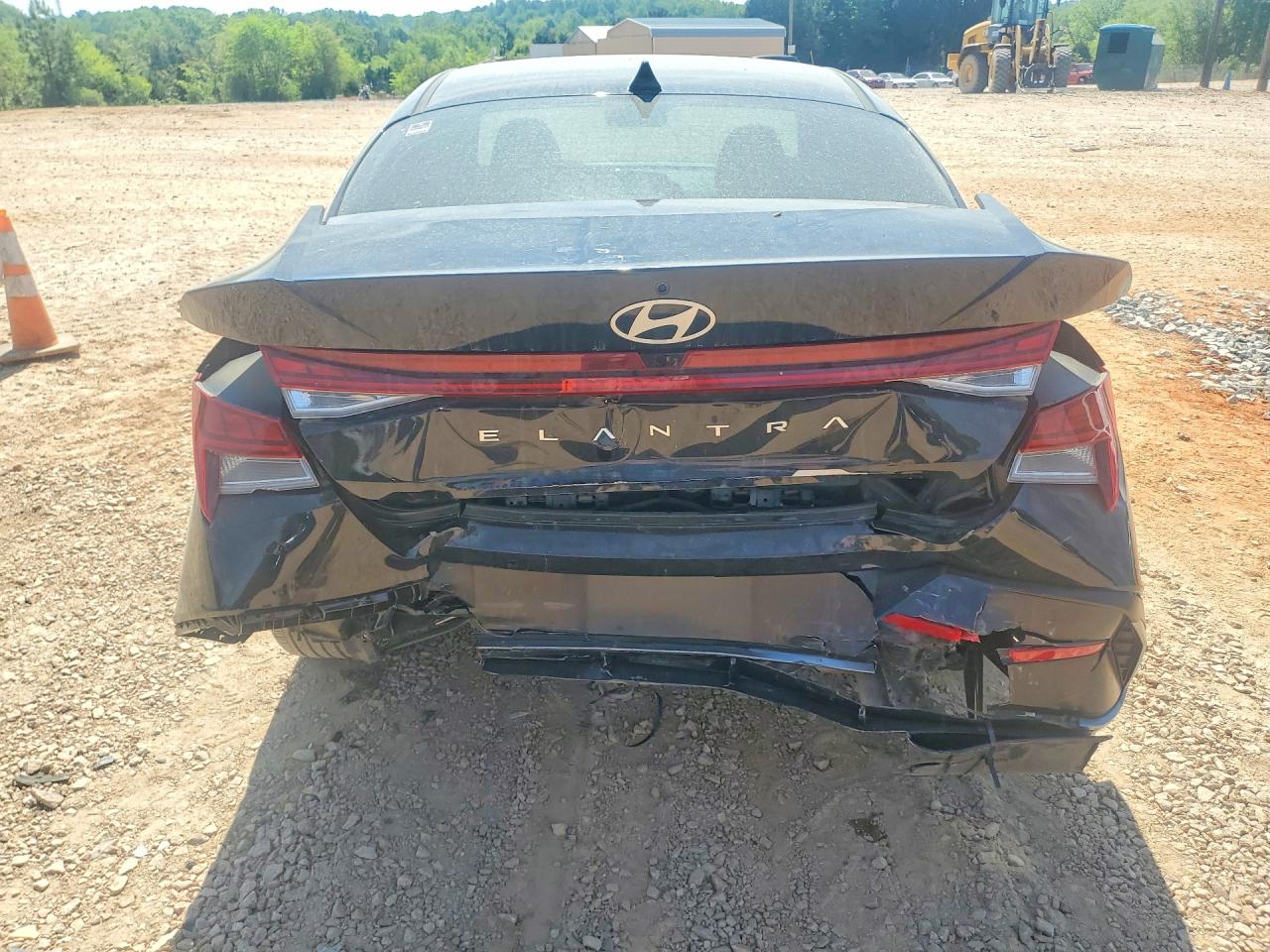 2024 HYUNDAI ELANTRA SEL photo 6