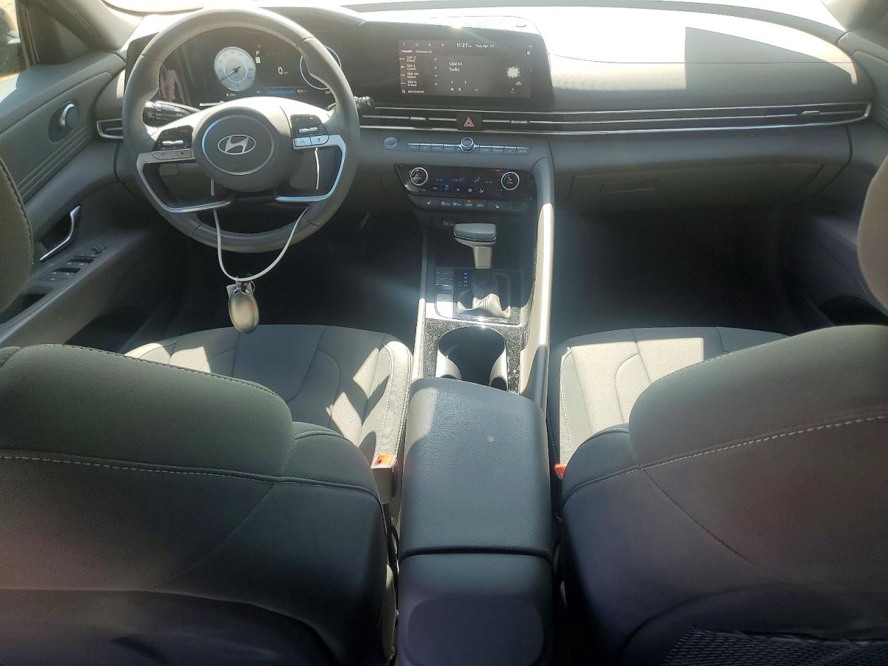 2024 HYUNDAI ELANTRA SEL photo 8