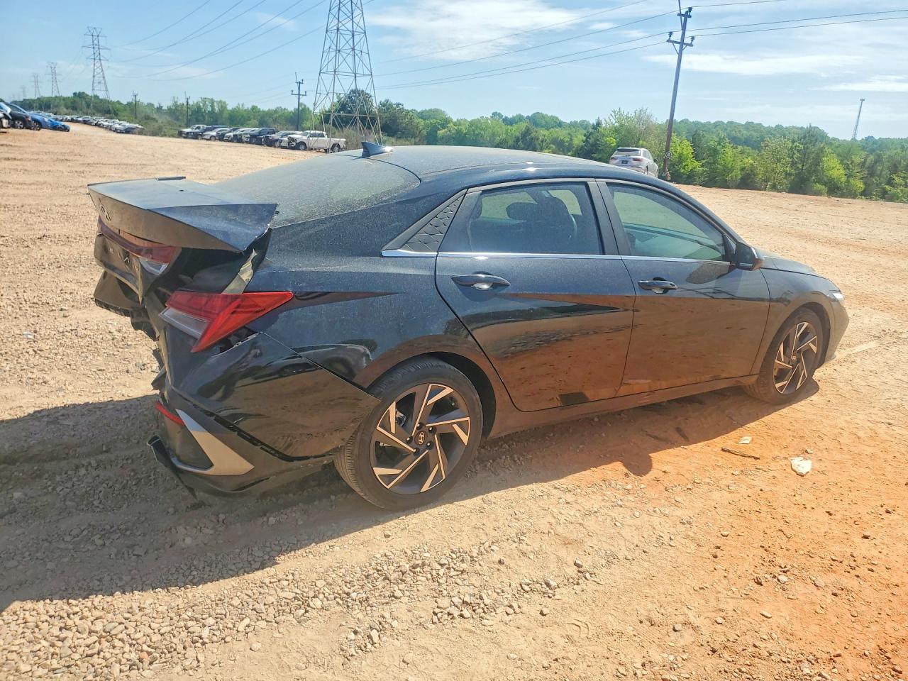 2024 HYUNDAI ELANTRA SEL photo 3