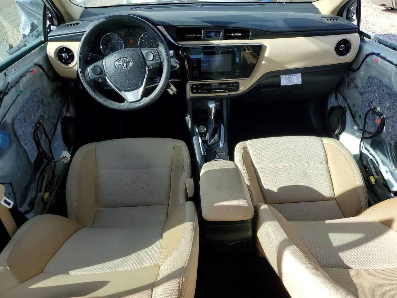 2017 TOYOTA COROLLA LE photo 15
