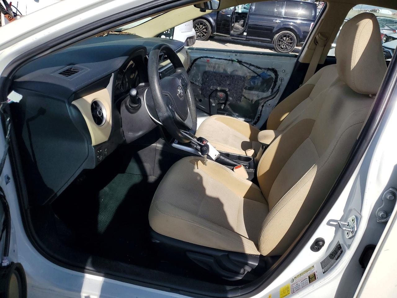 2017 TOYOTA COROLLA LE photo 13