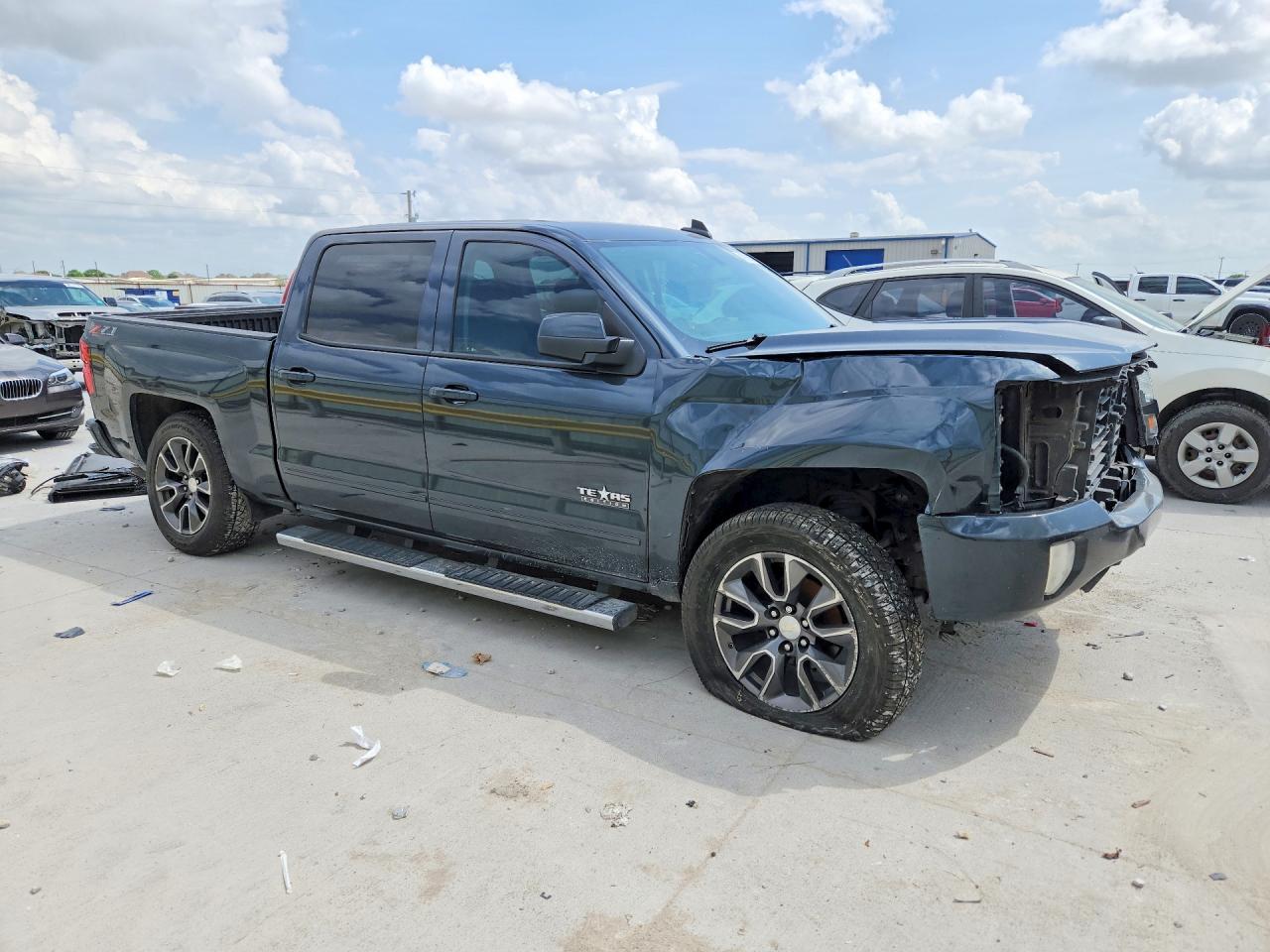 2018 CHEVROLET SILVERADO K1500 LT photo 4