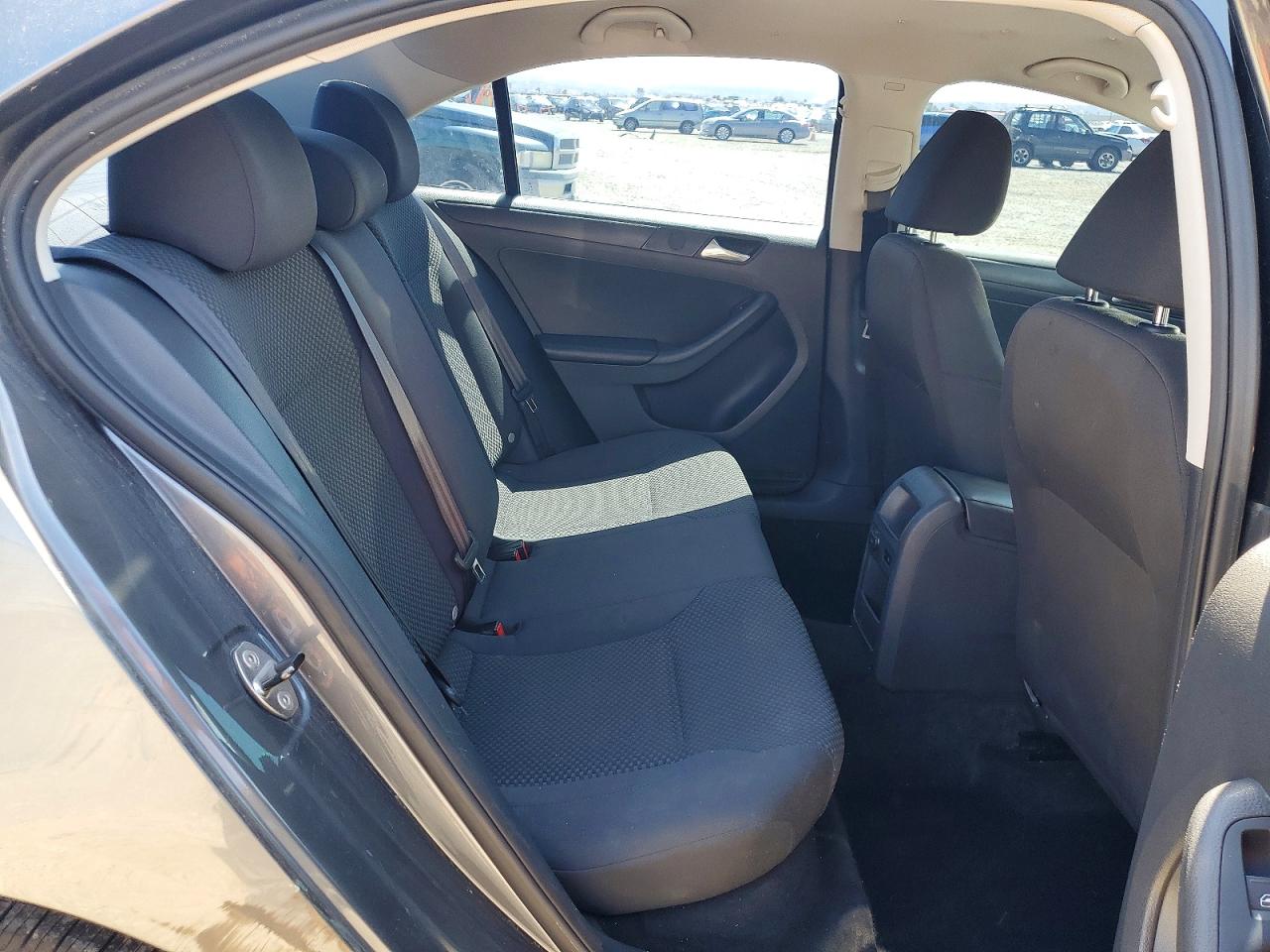 2013 VOLKSWAGEN JETTA BASE photo 28