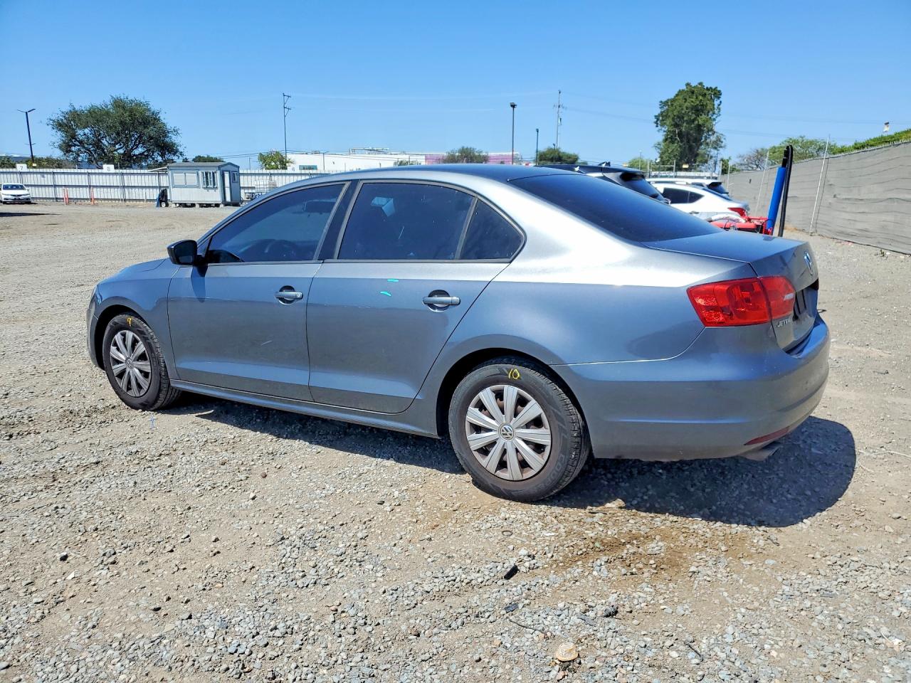 2013 VOLKSWAGEN JETTA BASE photo 4