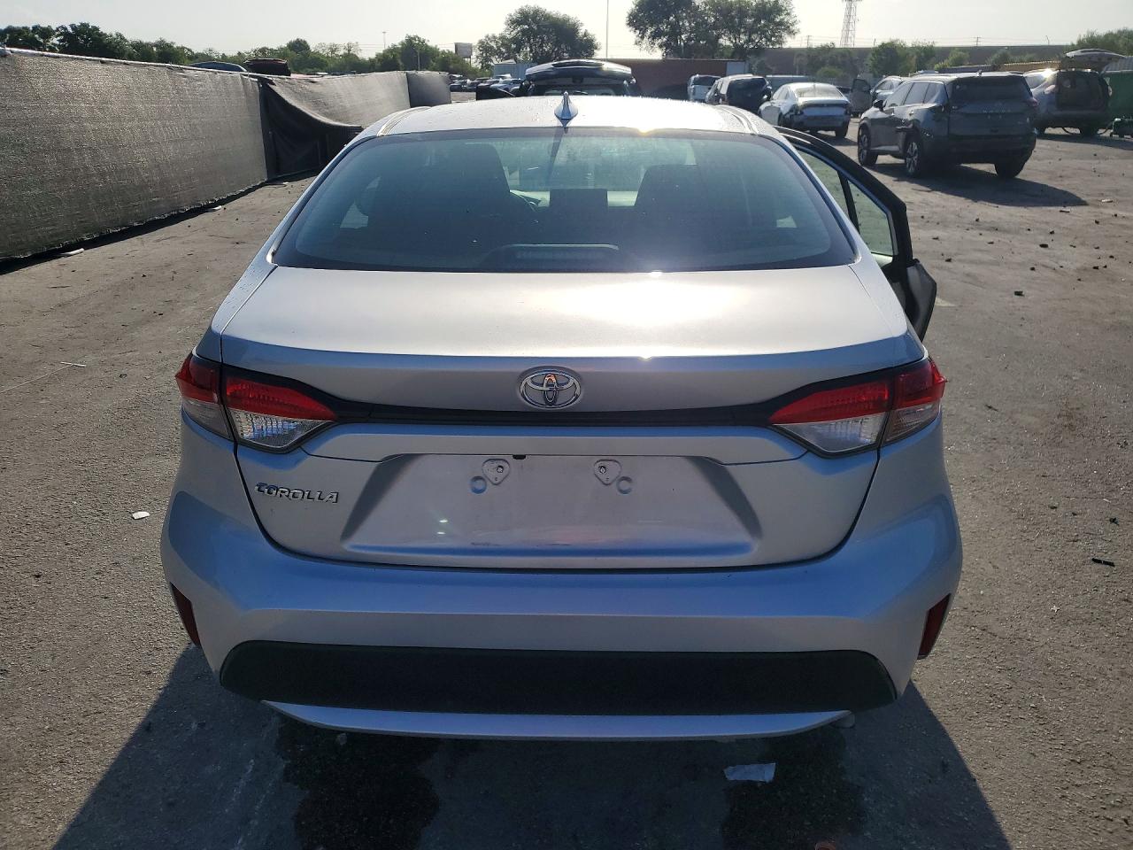 2020 TOYOTA COROLLA LE photo 11