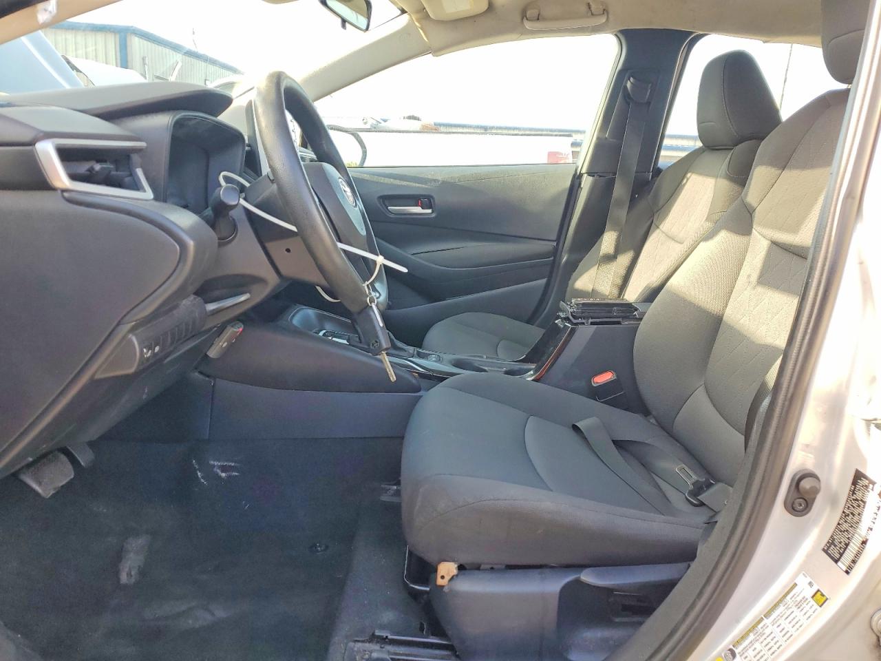 2020 TOYOTA COROLLA LE photo 13