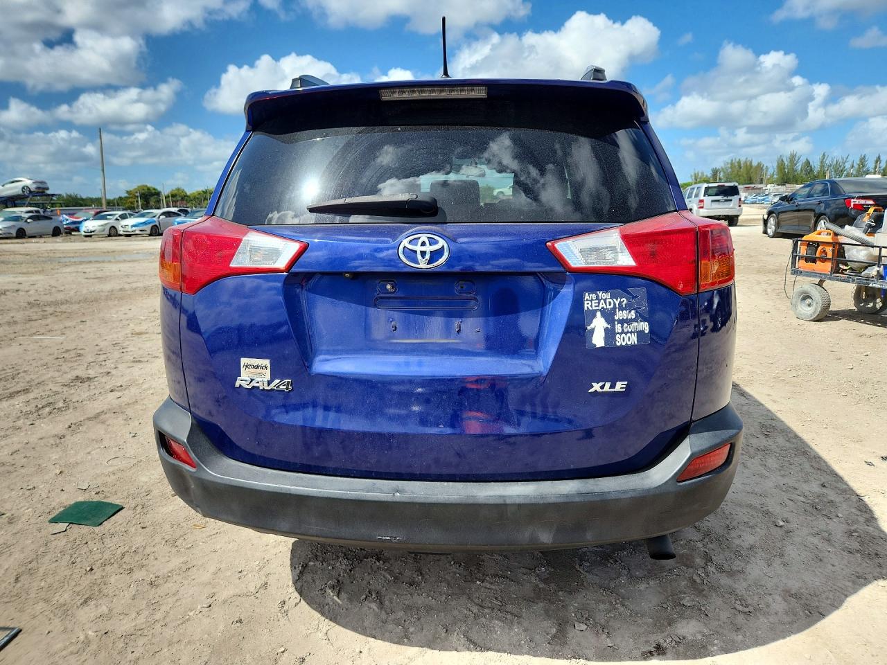 2015 TOYOTA RAV4 XLE photo 16