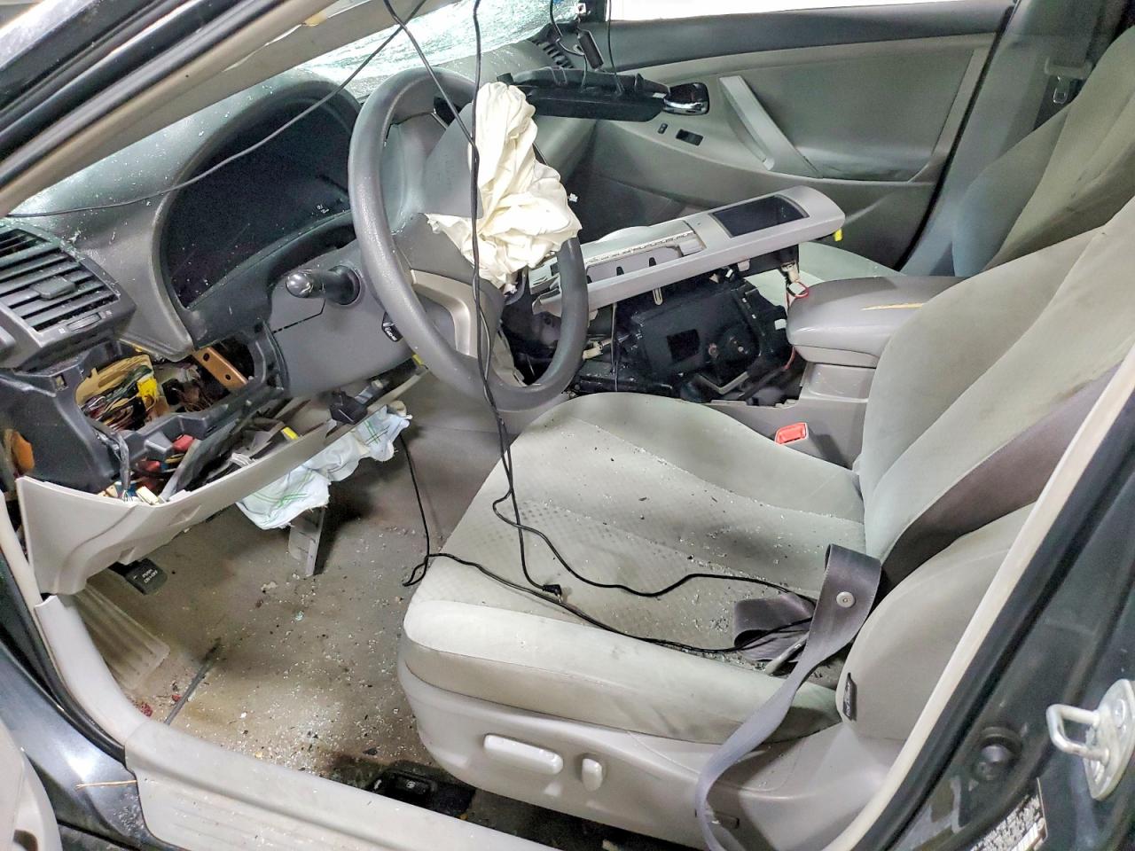 2008 TOYOTA CAMRY LE photo 13