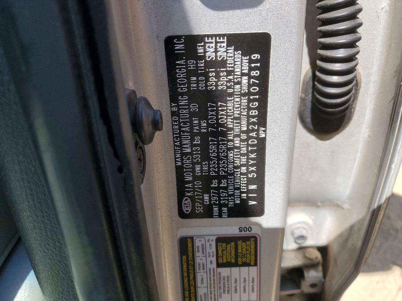 2011 KIA SORENTO LX photo 13