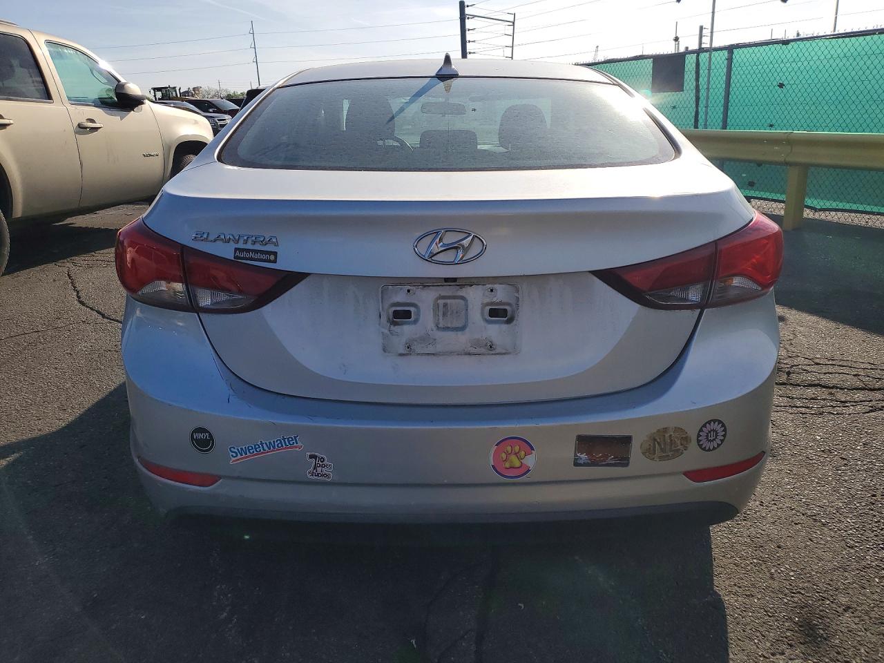 2015 HYUNDAI ELANTRA SE photo 11