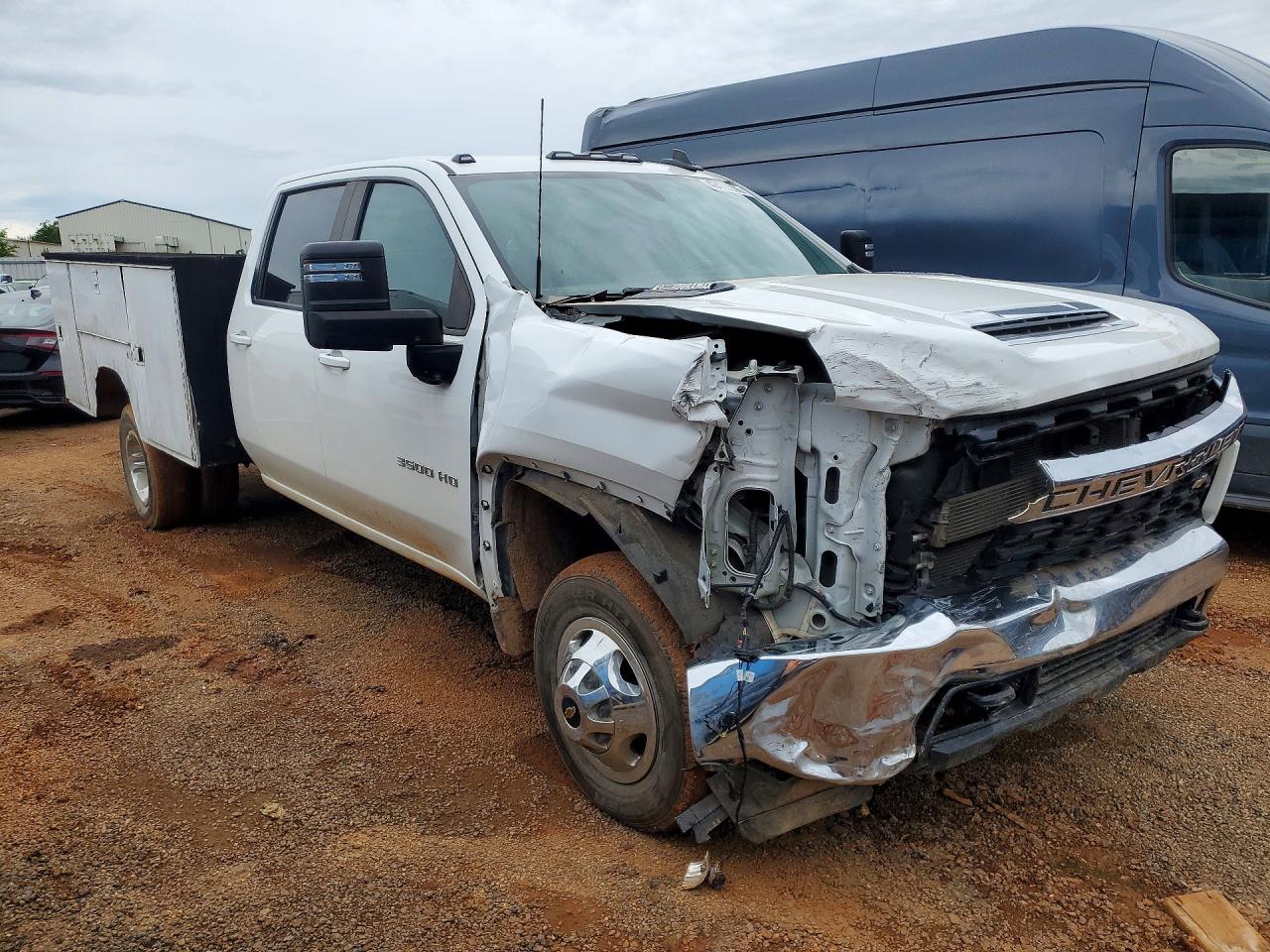 2023 CHEVROLET SILVERADO K3500 LT photo 4