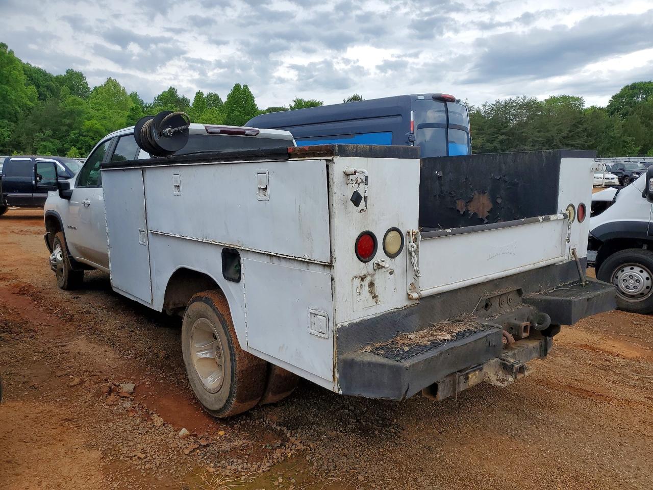2023 CHEVROLET SILVERADO K3500 LT photo 2