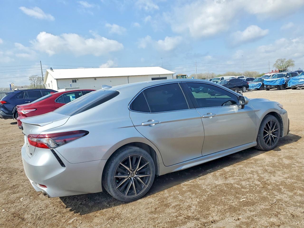 2022 TOYOTA CAMRY SE photo 5