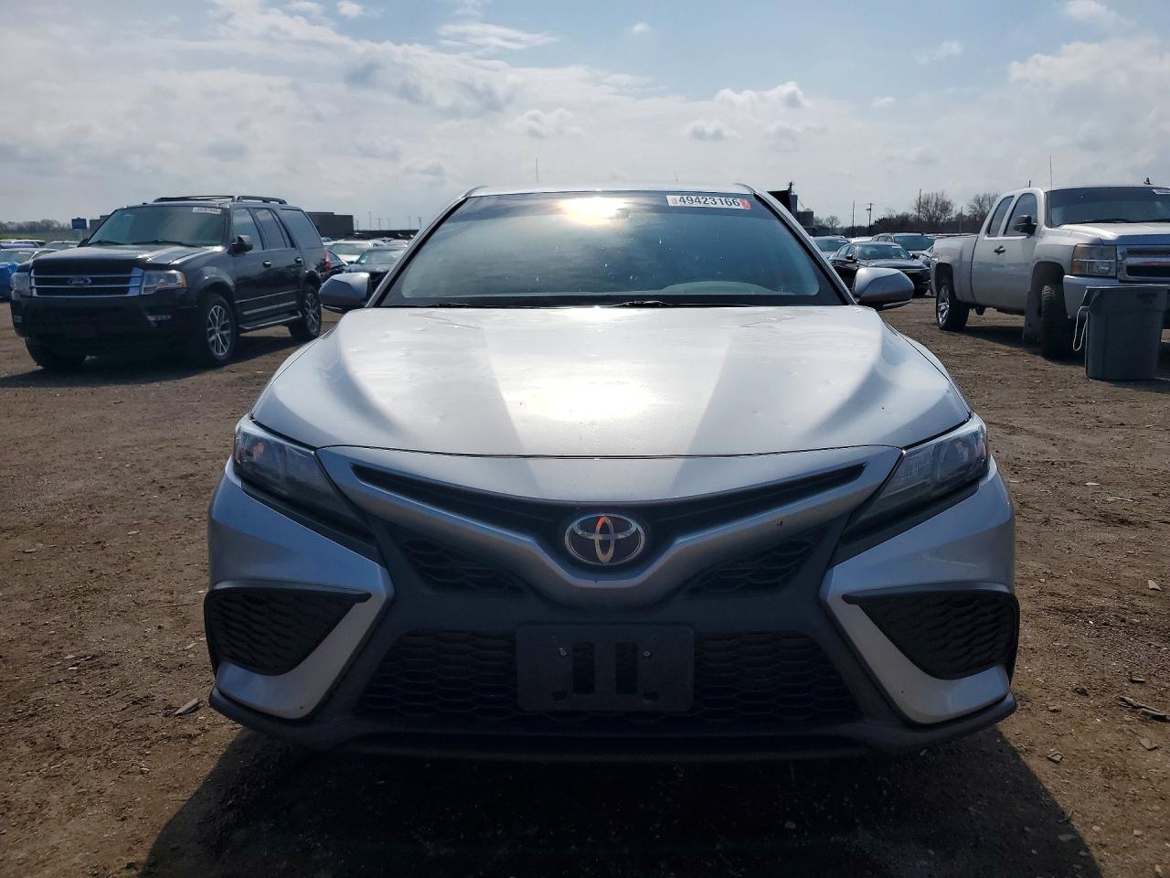 2022 TOYOTA CAMRY SE photo 9