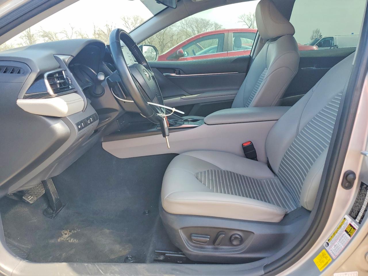 2022 TOYOTA CAMRY SE photo 13