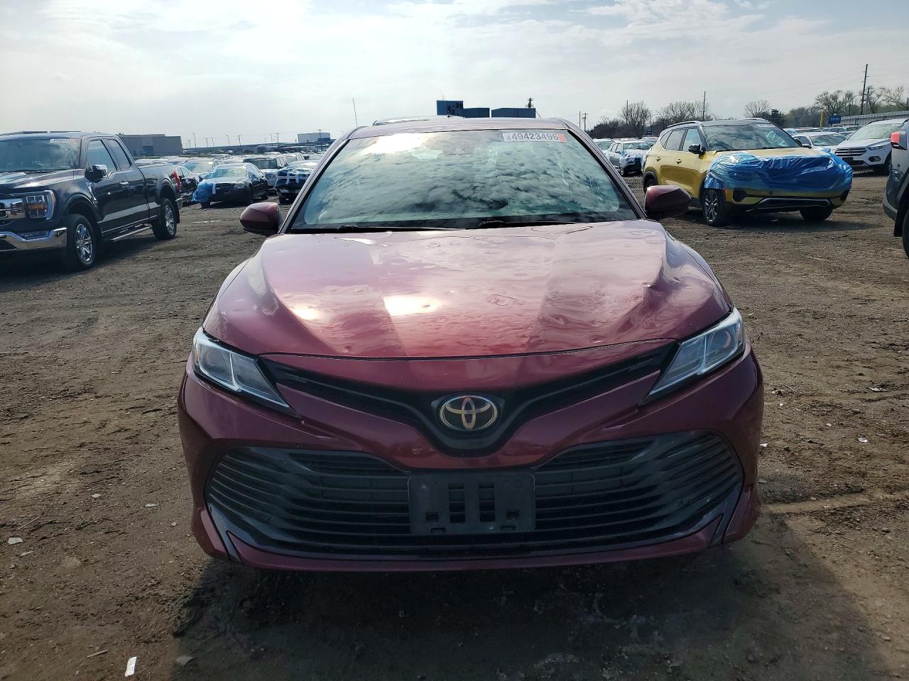 2018 TOYOTA CAMRY LE photo 9