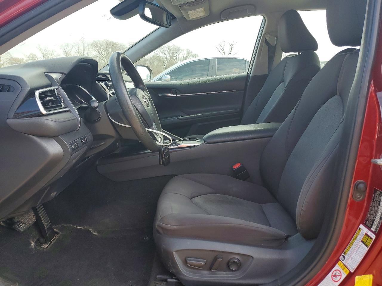 2018 TOYOTA CAMRY LE photo 13