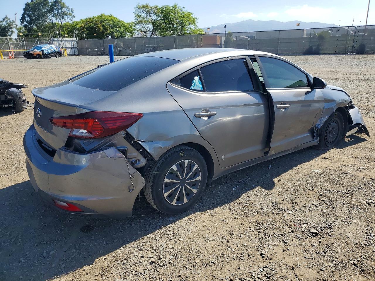 2019 HYUNDAI ELANTRA SE photo 7