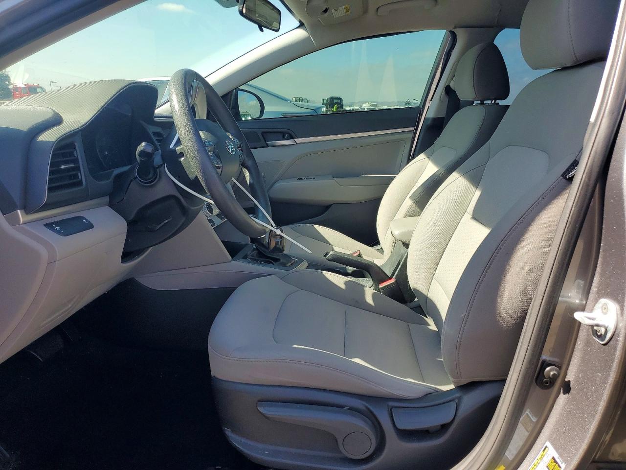 2019 HYUNDAI ELANTRA SE photo 19
