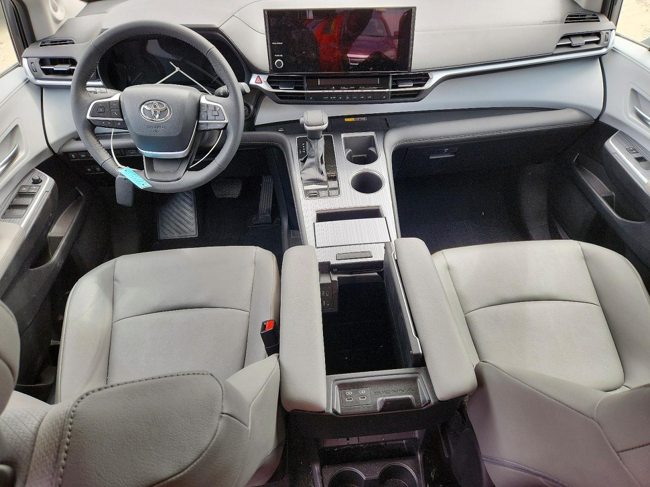 2025 TOYOTA SIENNA XLE 7-PASSENGER photo 15