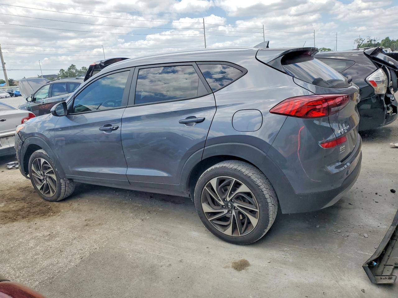 2021 HYUNDAI TUCSON SPORT photo 2