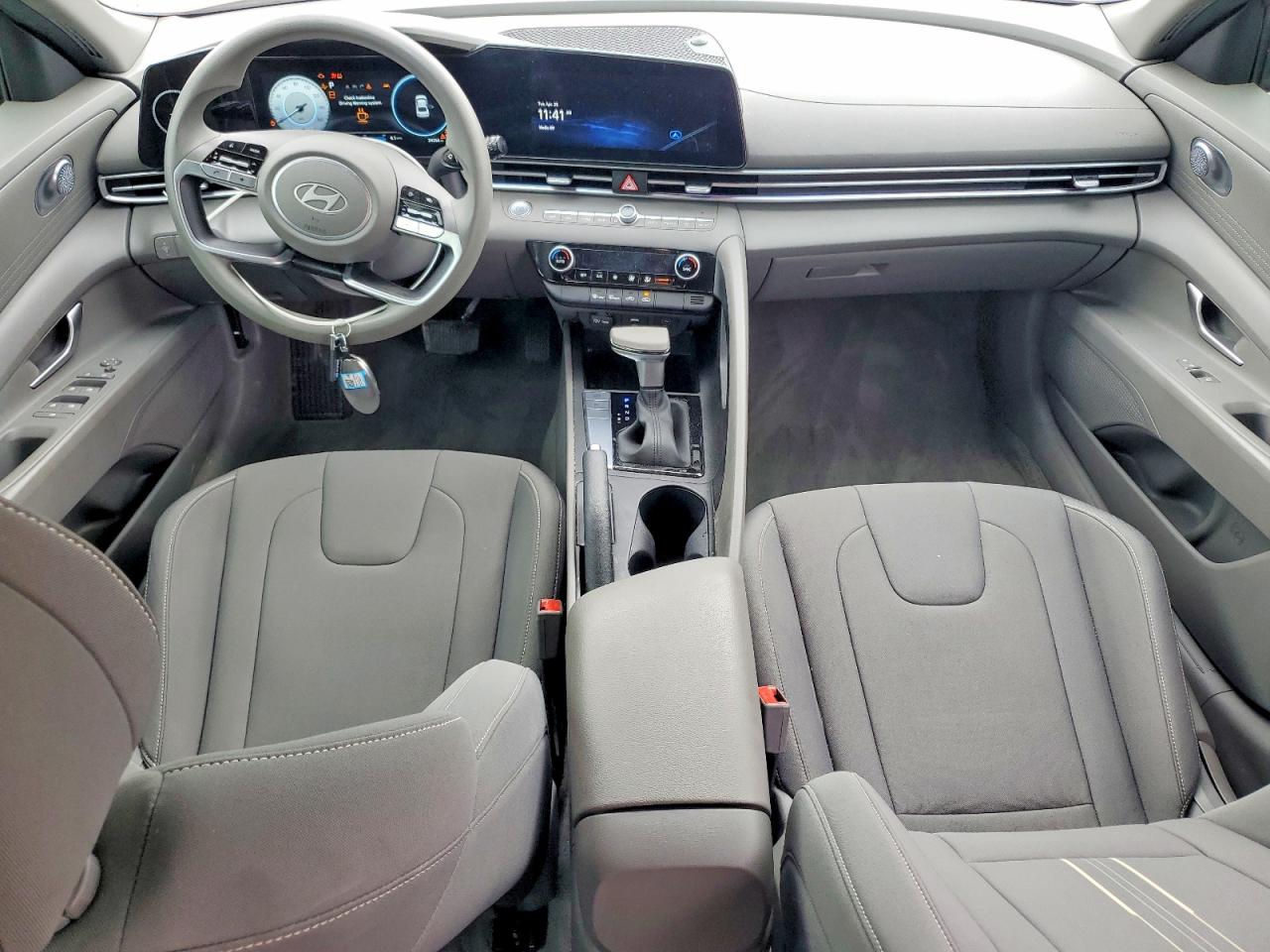 2024 HYUNDAI ELANTRA SEL photo 15