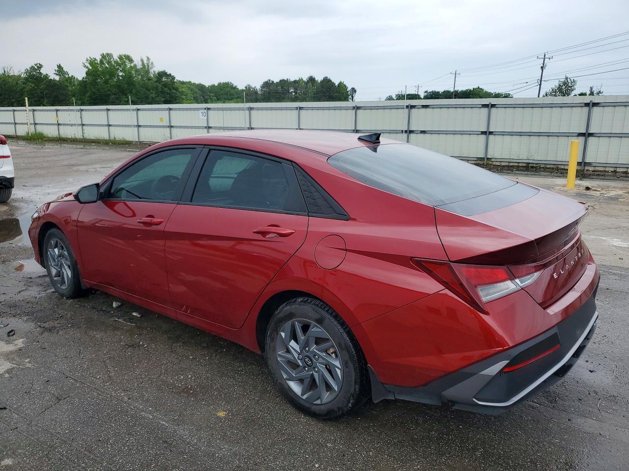 2024 HYUNDAI ELANTRA SEL photo 3