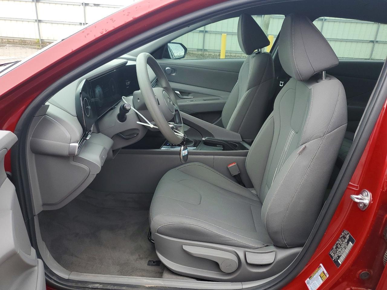 2024 HYUNDAI ELANTRA SEL photo 13
