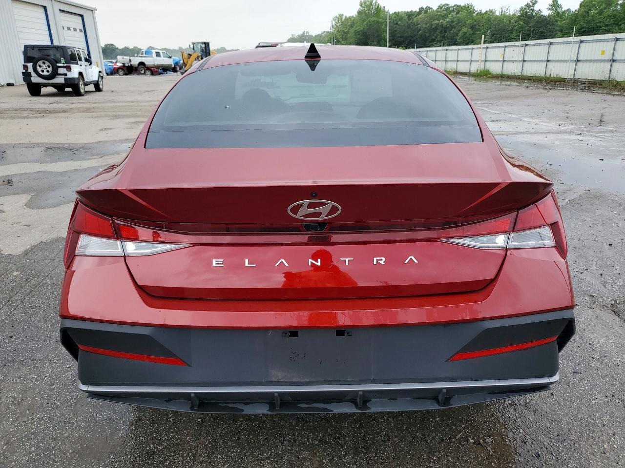 2024 HYUNDAI ELANTRA SEL photo 11