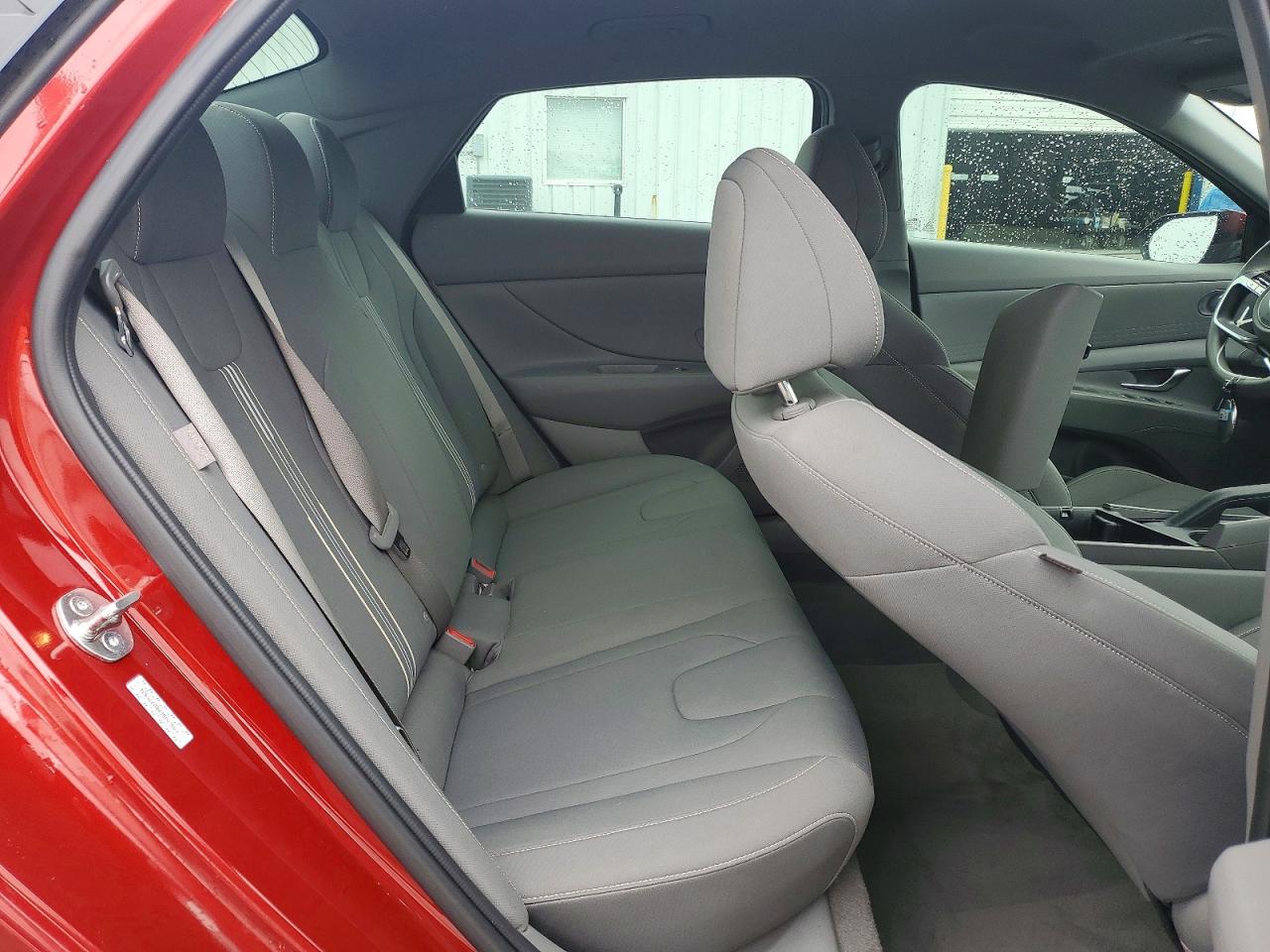 2024 HYUNDAI ELANTRA SEL photo 19