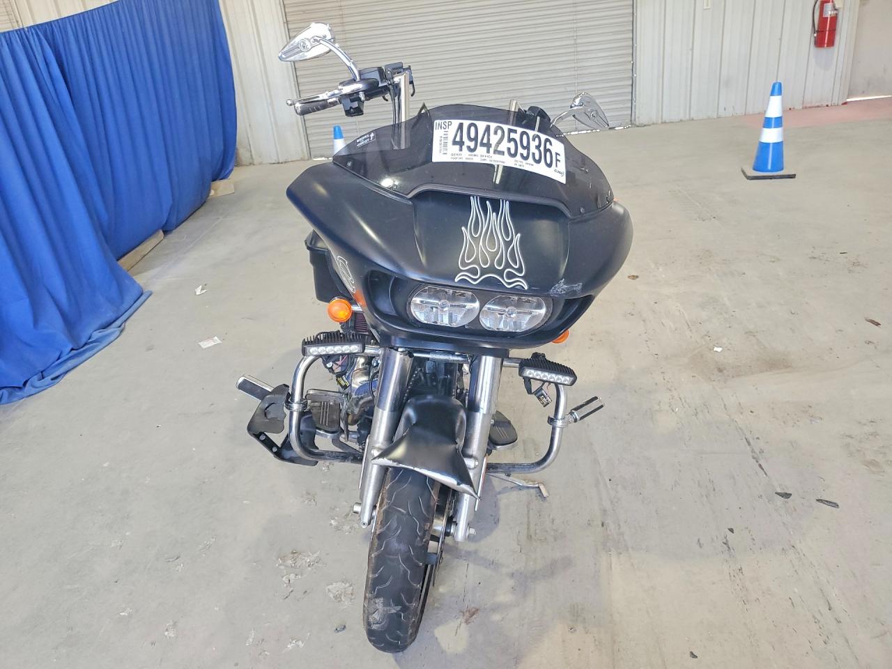 2017 HARLEY-DAVIDSON FLTRXS ROAD GLIDE SPECIAL photo 3
