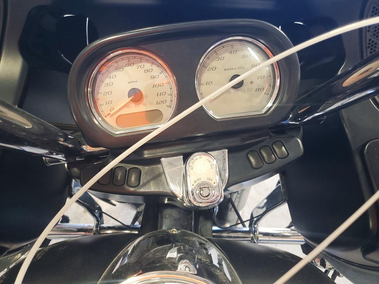 2017 HARLEY-DAVIDSON FLTRXS ROAD GLIDE SPECIAL photo 13