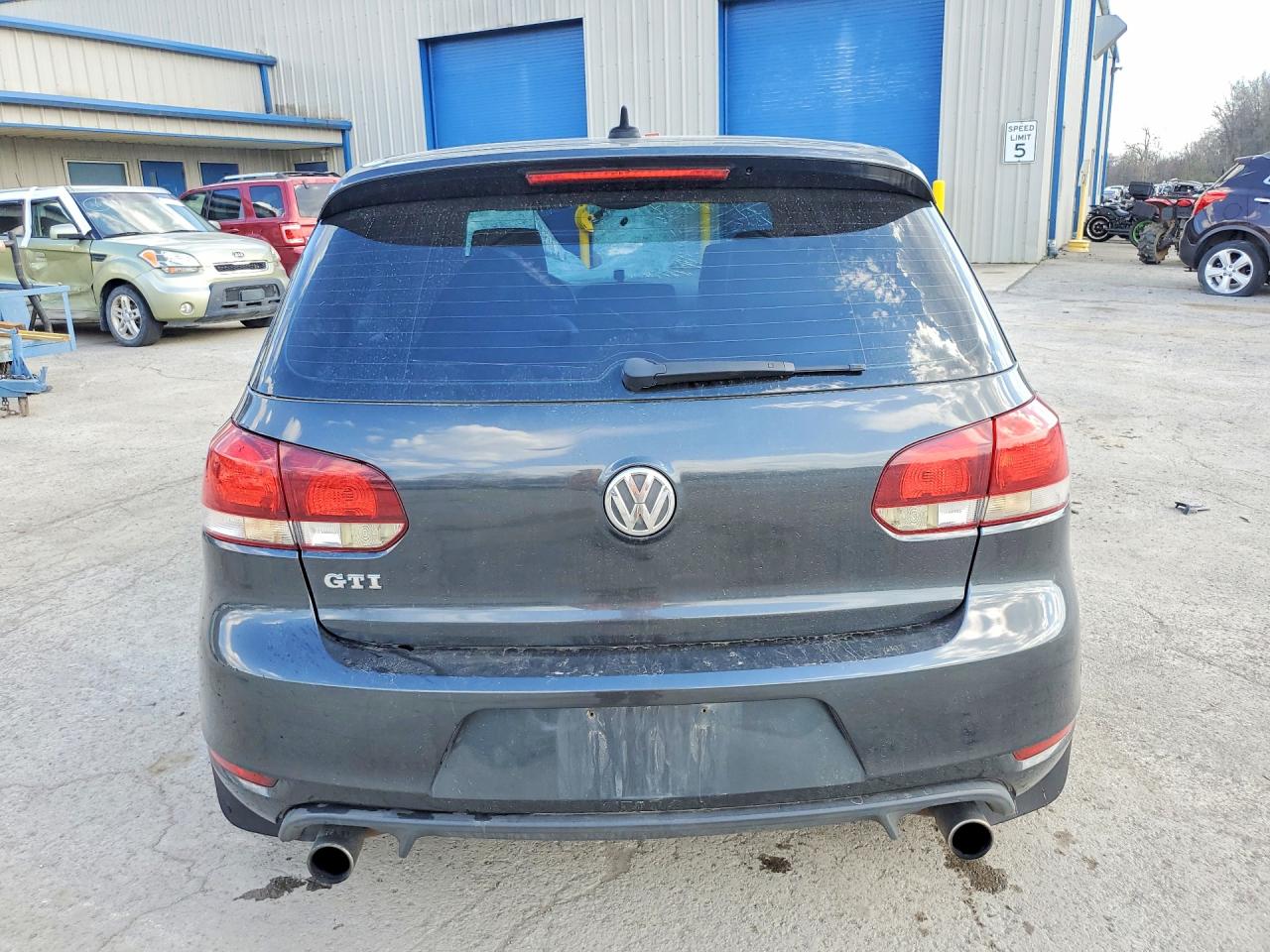 2012 VOLKSWAGEN GTI photo 11