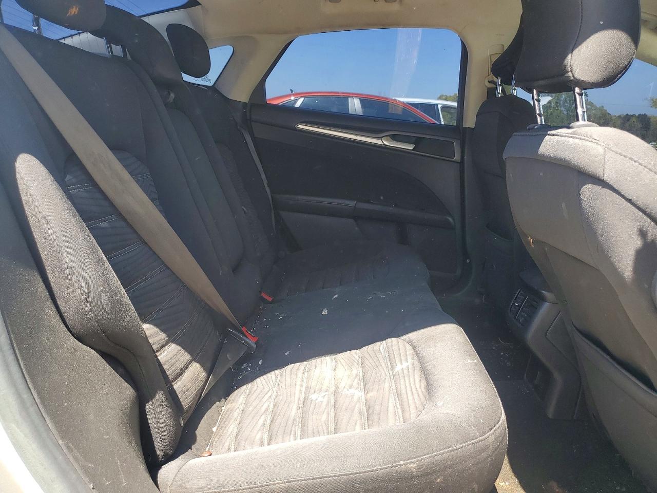 2016 FORD FUSION SE photo 10