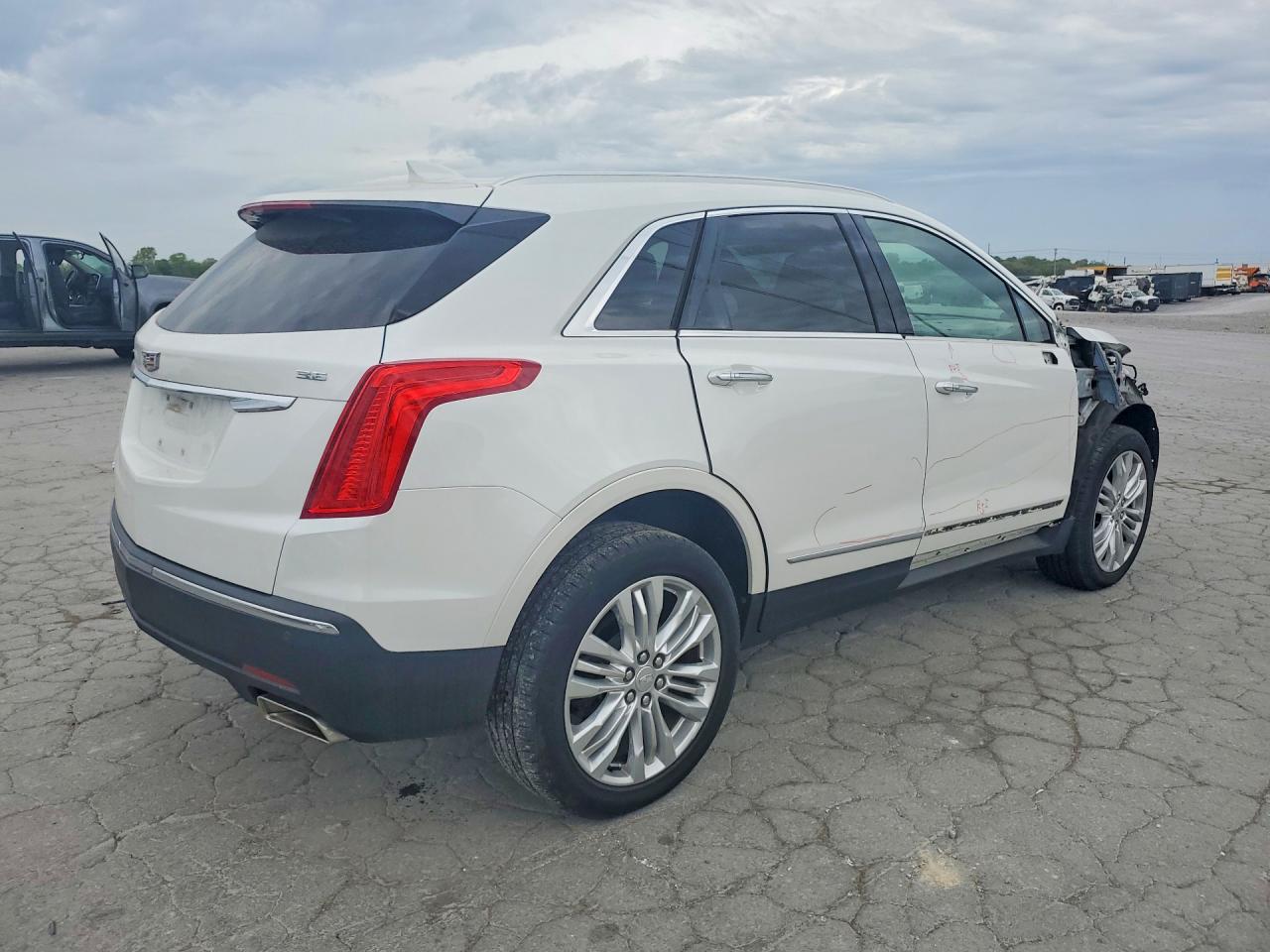 2018 CADILLAC XT5 PREMIUM LUXURY photo 5