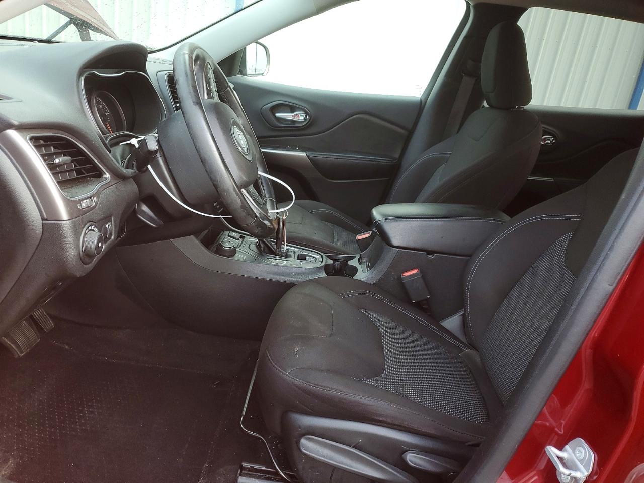 2019 JEEP CHEROKEE LATITUDE photo 19