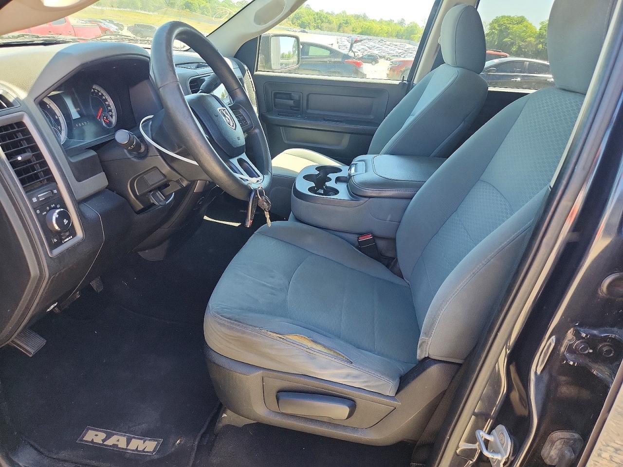 2013 RAM 1500 ST photo 13