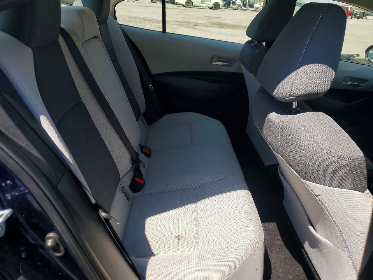 2021 TOYOTA COROLLA LE photo 19