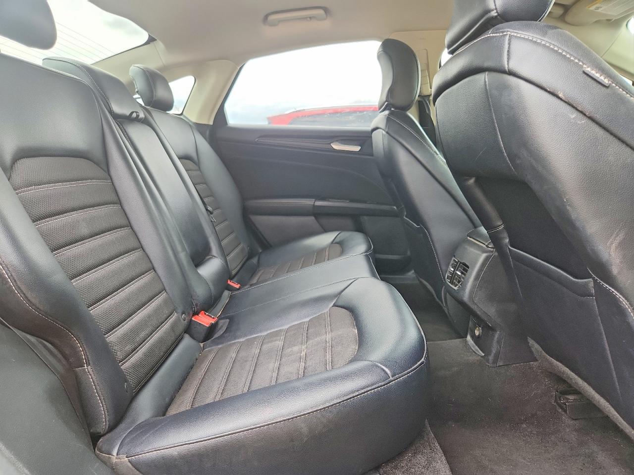 2018 FORD FUSION SE photo 28