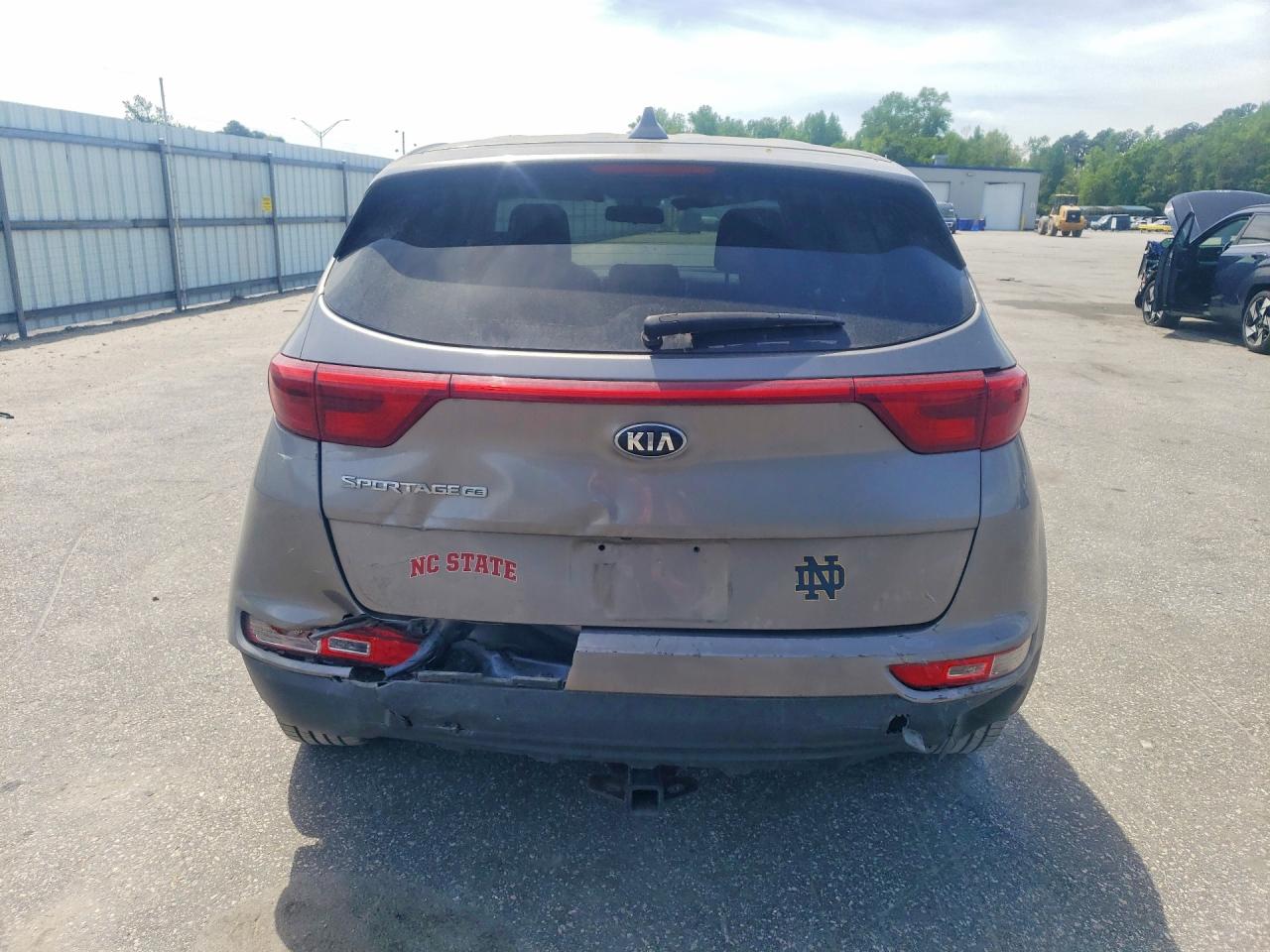 2018 KIA SPORTAGE LX photo 16