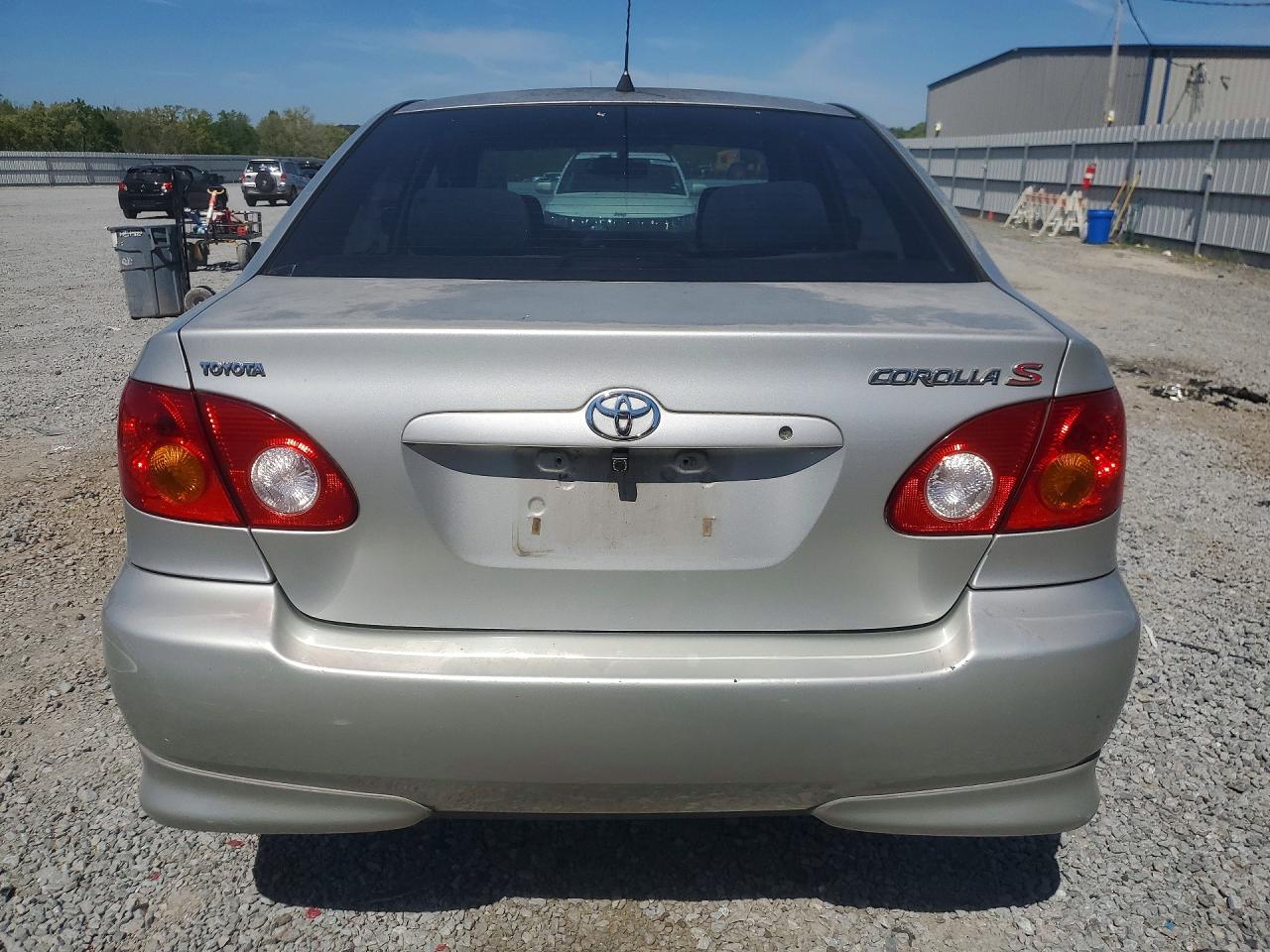 2004 TOYOTA COROLLA photo 11