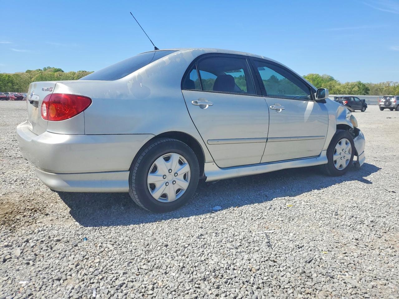 2004 TOYOTA COROLLA photo 5