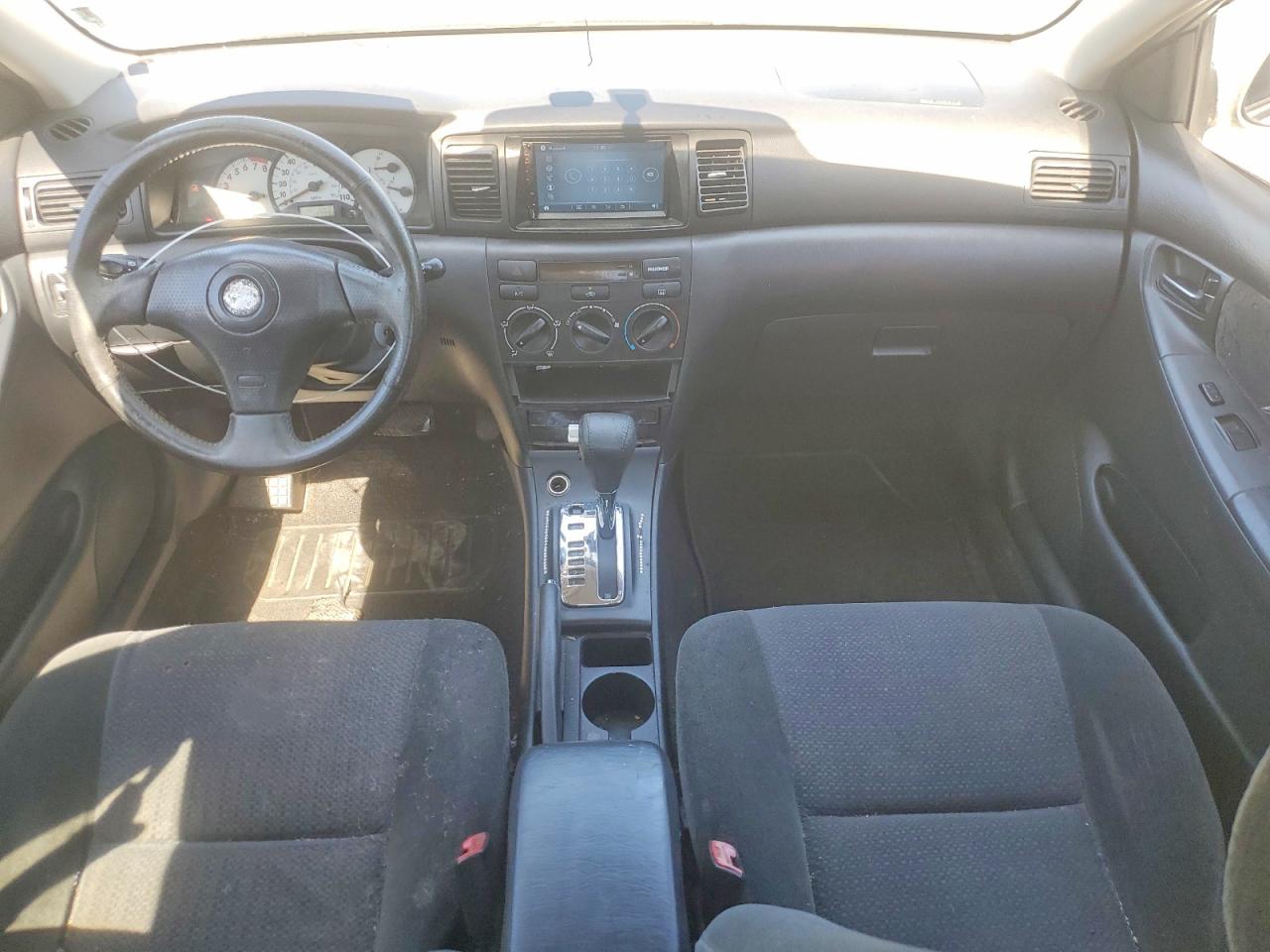 2004 TOYOTA COROLLA photo 15